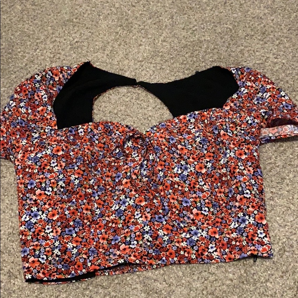 Flowery short sleeve